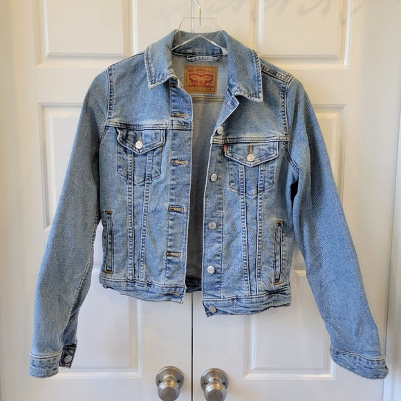 Levi's Jackets & Blazers - Levi's Red Tab Women's Original Trucker Denim Jacket Size S